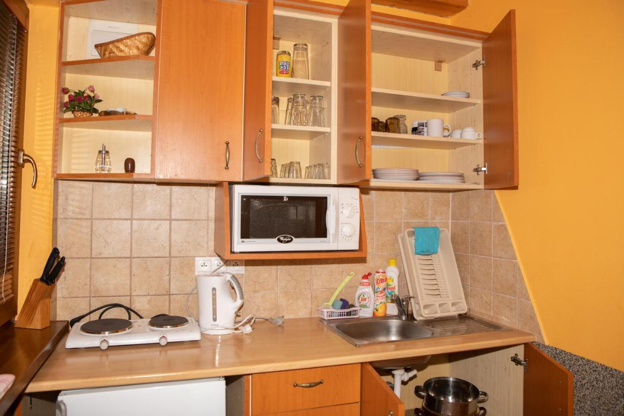 Apartmany Alma Vyhne Exterior photo