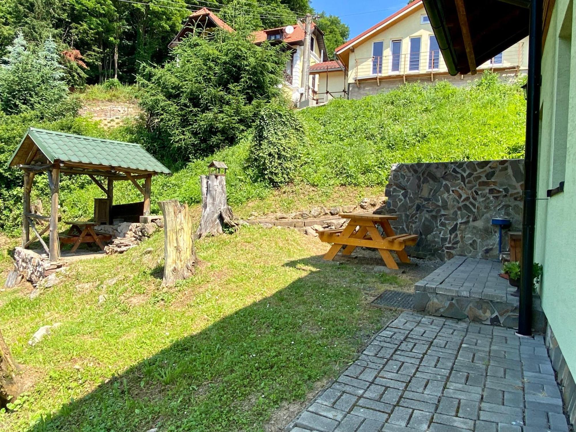 Apartmany Alma Vyhne Exterior photo